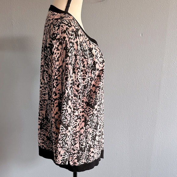 PHILOSOPHY SWEATER. Size Large. - Picture 4 of 6